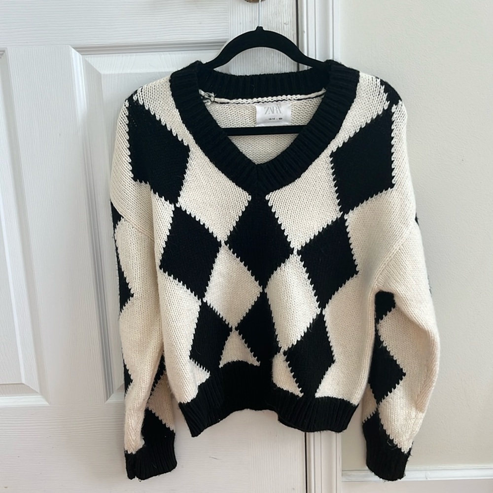 Zara checkered sweater (size 13-14 but can be fit medium size)